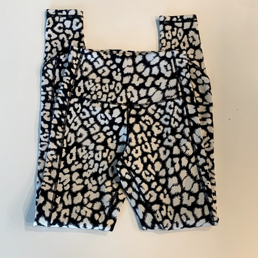 Glyder Directional ribbed leggings-black and cream-size xs - Picture 4 of 10